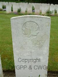 Etaples Military Cemetery - McKenzie, J